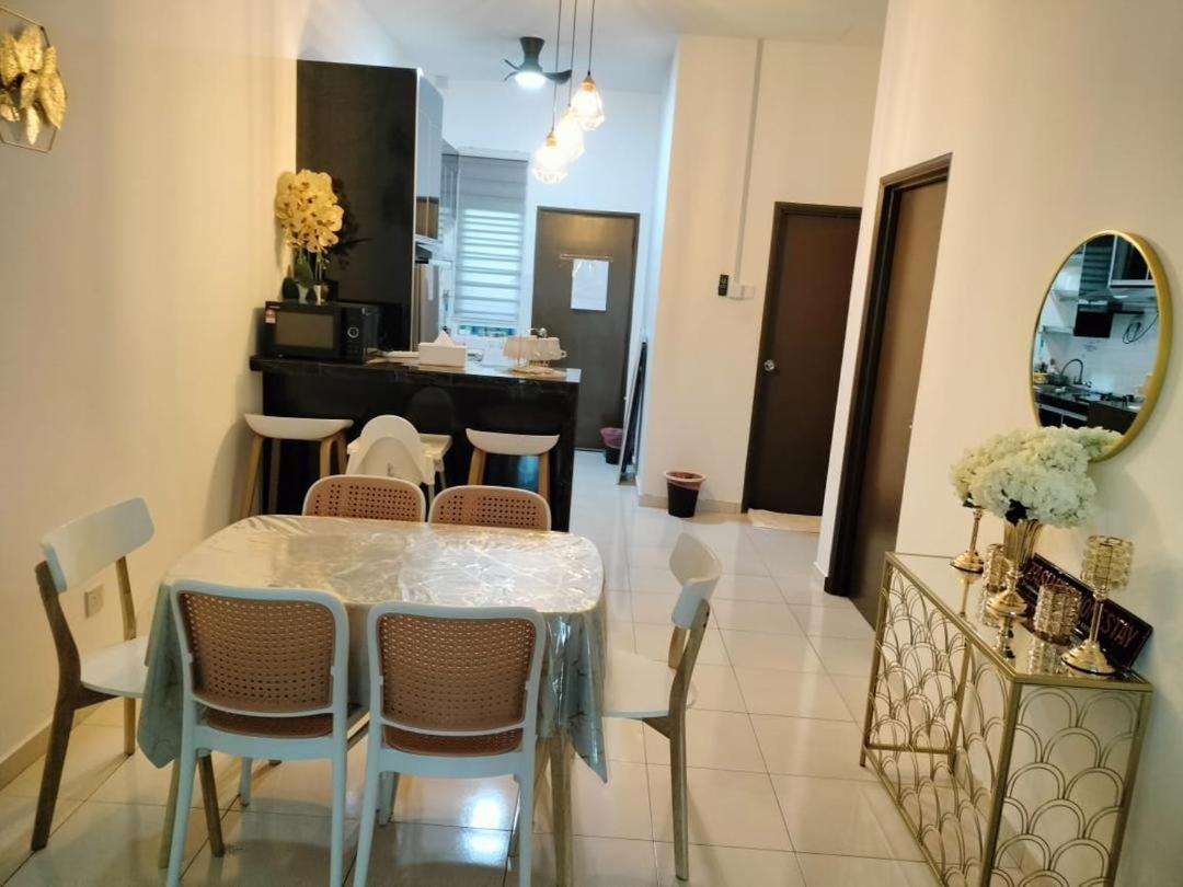 Fazlizasuite Homestay @ Teluk Kemang-Muslim Preferred Port Dickson Exterior foto